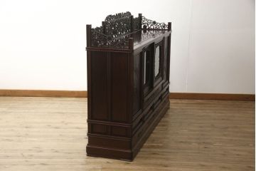 和製ヴィンテージ　民芸家具　唐木　カリン材　華やかな透かし彫りが存在感を放つサイドボード(キャビネット、飾り棚、ビンテージ、花梨材)(R-048640)