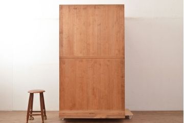 和製アンティーク　総桐材　梅の意匠が魅力の布団箪笥(収納箪笥、桐箪笥、和箪笥、桐たんす)(R-048641)