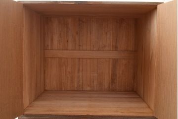 和製アンティーク　総桐材　梅の意匠が魅力の布団箪笥・下段(収納箪笥、桐箪笥、和箪笥、桐たんす)(R-048643)