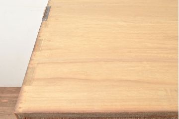 和製アンティーク　総桐材　梅の意匠が魅力の布団箪笥・下段(収納箪笥、桐箪笥、和箪笥、桐たんす)(R-048643)