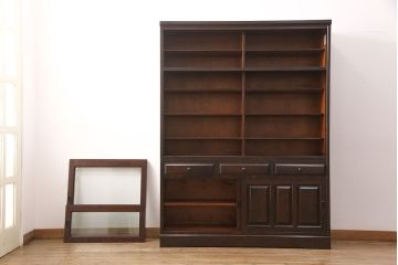 中古　北海道民芸家具　美しい木肌とシックな佇まいが魅力的な重ね戸棚(収納棚、戸棚、食器棚)(R-048647)