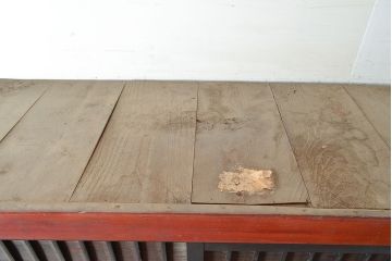 和製アンティーク　ヒノキ材・ケヤキ材　収納力抜群!漆の赤みがかった色味が魅力の重ね収納箪笥(夜具箪笥、布団箪笥、水屋箪笥)(R-048650)