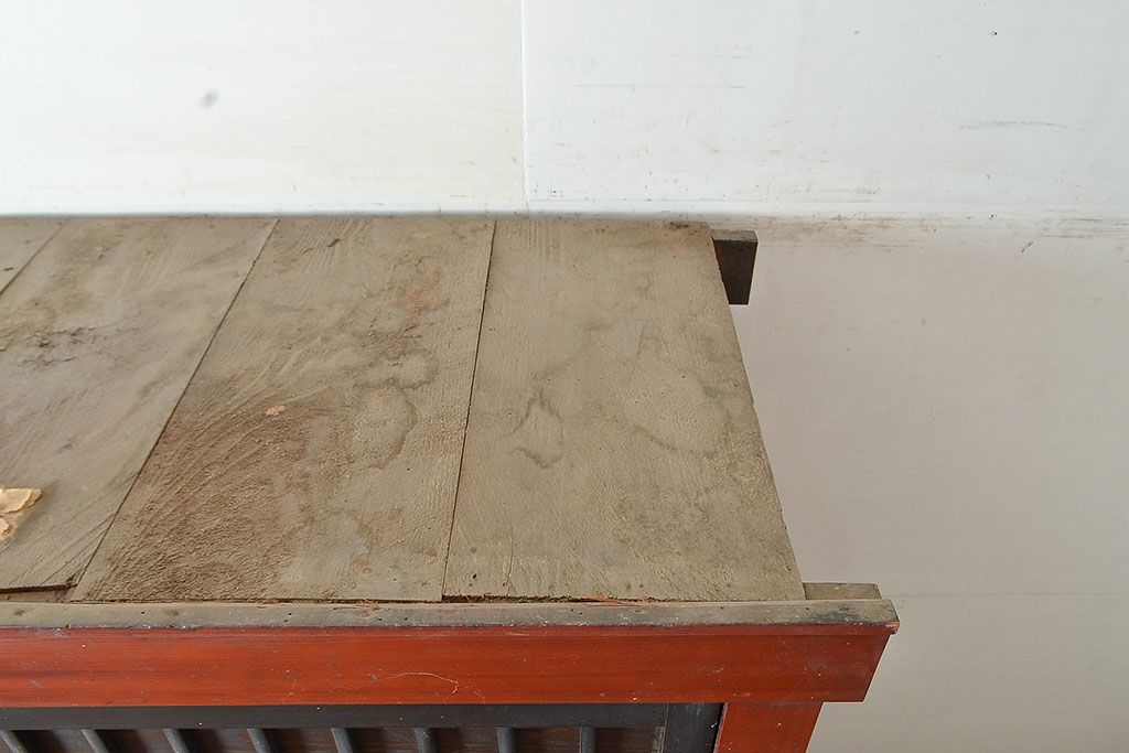 和製アンティーク　ヒノキ材・ケヤキ材　収納力抜群!漆の赤みがかった色味が魅力の重ね収納箪笥(夜具箪笥、布団箪笥、水屋箪笥)(R-048650)