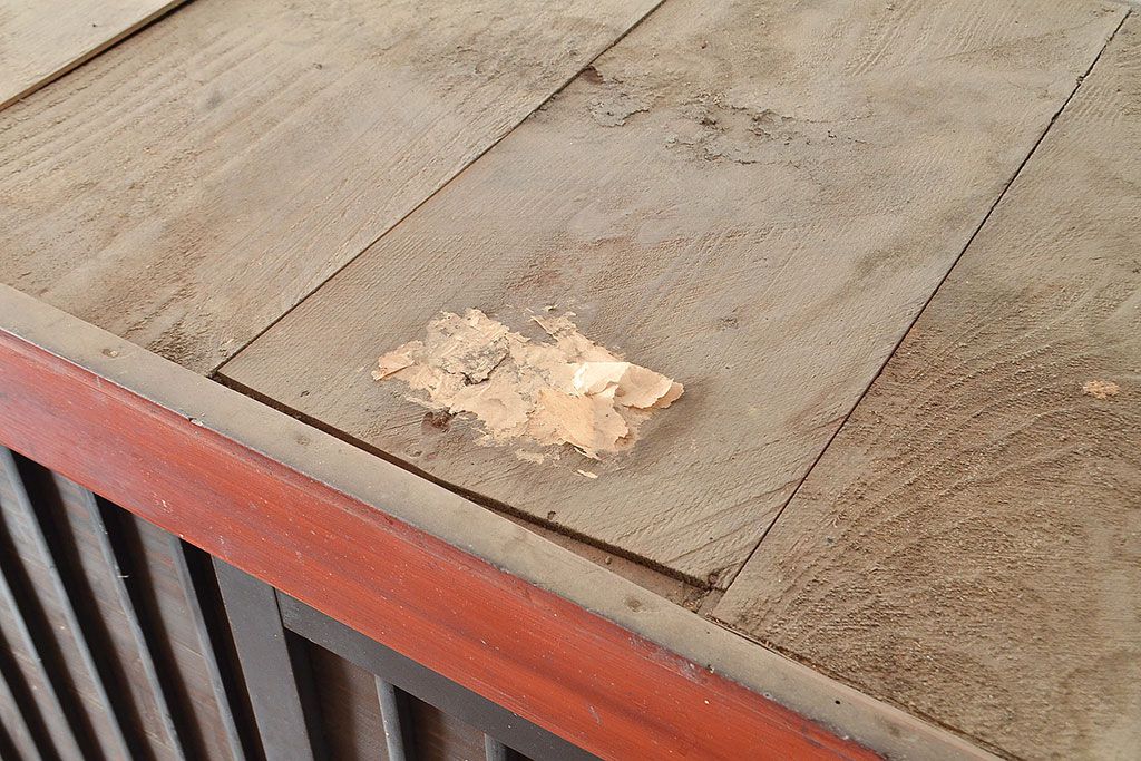 和製アンティーク　ヒノキ材・ケヤキ材　収納力抜群!漆の赤みがかった色味が魅力の重ね収納箪笥(夜具箪笥、布団箪笥、水屋箪笥)(R-048650)