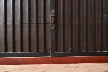 和製アンティーク　ヒノキ材・ケヤキ材　収納力抜群!漆の赤みがかった色味が魅力の重ね収納箪笥(夜具箪笥、布団箪笥、水屋箪笥)(R-048650)