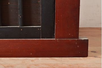 和製アンティーク　ヒノキ材・ケヤキ材　収納力抜群!漆の赤みがかった色味が魅力の重ね収納箪笥(夜具箪笥、布団箪笥、水屋箪笥)(R-048650)