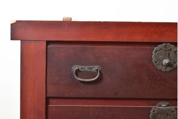 和製アンティーク　ヒノキ材・ケヤキ材　収納力抜群!漆の赤みがかった色味が魅力の重ね収納箪笥(夜具箪笥、布団箪笥、水屋箪笥)(R-048650)