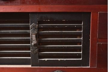 和製アンティーク　ヒノキ材・ケヤキ材　収納力抜群!漆の赤みがかった色味が魅力の重ね収納箪笥(夜具箪笥、布団箪笥、水屋箪笥)(R-048650)