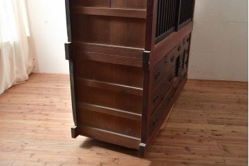 和製アンティーク　ヒノキ材・ケヤキ材　収納力抜群!漆の赤みがかった色味が魅力の重ね収納箪笥(夜具箪笥、布団箪笥、水屋箪笥)(R-048650)