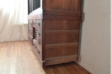 和製アンティーク　ヒノキ材・ケヤキ材　収納力抜群!漆の赤みがかった色味が魅力の重ね収納箪笥(夜具箪笥、布団箪笥、水屋箪笥)(R-048650)