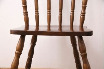 和製ヴィンテージ　スポークバックや挽き物の意匠が上品な印象を高めるダイニングチェア(イス、椅子、ビンテージ)(R-048652)