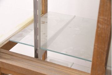 昭和レトロ　人気の縦型タイプ!シンプルデザインのナラ材製ガラスケース(ショーケース、陳列棚、店舗什器)(R-048653)