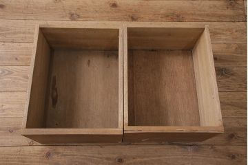 昭和レトロ　人気の縦型タイプ!シンプルデザインのナラ材製ガラスケース(ショーケース、陳列棚、店舗什器)(R-048653)
