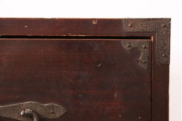 和製アンティーク　杉材　並べて使うこともできる、味わい深い佇まいの重ね箪笥(和タンス、衣装箪笥、時代箪笥、収納たんす、引き出し)(R-048657)