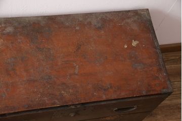 和製アンティーク　杉材　並べて使うこともできる、味わい深い佇まいの重ね箪笥(和タンス、衣装箪笥、時代箪笥、収納たんす、引き出し)(R-048657)