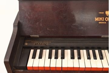 【ジャンク品】　昭和初期　MIKI ORGAN(ミキオルガン)　レトロな雰囲気漂うオルガン　(R-048665)
