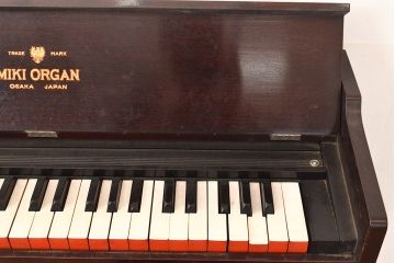 【ジャンク品】　昭和初期　MIKI ORGAN(ミキオルガン)　レトロな雰囲気漂うオルガン　(R-048665)