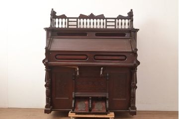 アンティーク雑貨　ジャンク品　大正〜昭和初期　YAMAHA(ヤマハ、山葉)　浜松　クラシカルな雰囲気漂うオルガン(YAMAHA ORGAN)(R-048666)