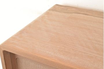 中古　柾目造り　衣装盆の透かし彫りが魅力!高級感と上品さを併せ持つ国産の桐箪笥(衣装箪笥、着物箪笥、引き出し、和タンス、桐たんす)(定価約110万円)(R-048667)