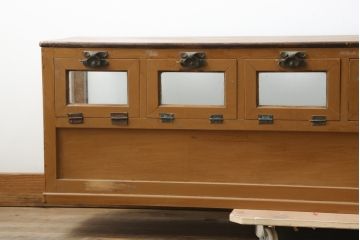 和製アンティーク　ペイント仕上げ限定　レトロな珍しい横長型の卓上ガラスケース(ショーケース、陳列棚)(R-048669)