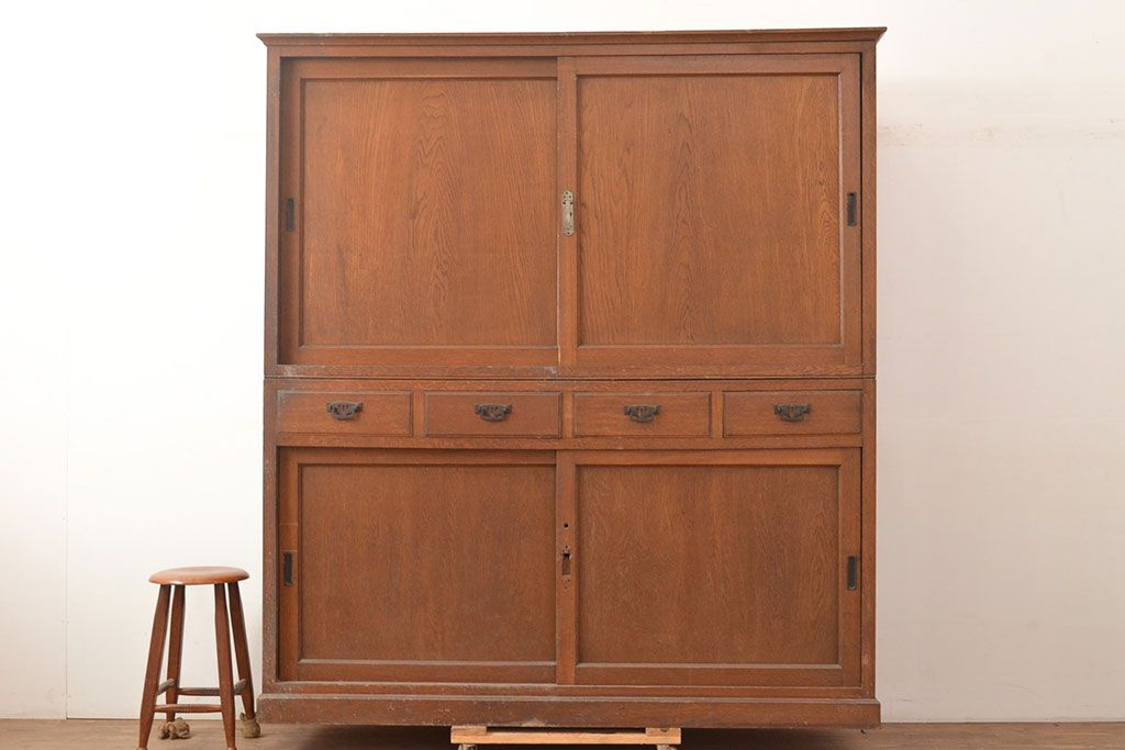 和製アンティーク　昭和中期　前面・主要部ナラ材　重ね戸棚(収納棚、食器棚、キャビネット)(R-048671)