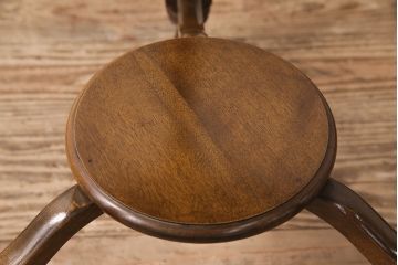 和製アンティーク　優雅なくつろぎの空間づくりにおすすめなカバ材製カフェテーブル(サイドテーブル、コーヒーテーブル、オケージョナルテーブル)(R-048700)