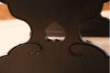 和製アンティーク　細やかな意匠が上品な総栗材製の文机(ローテーブル、センターテーブル)(R-048702)