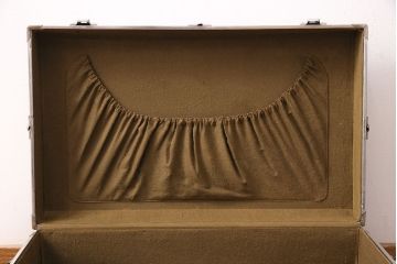 ビンテージ　インダストリアルな空間のディスプレイにおすすめ!!格好良いジュラルミントランク(鞄、カバン、収納、ディスプレイ)(R-048703)
