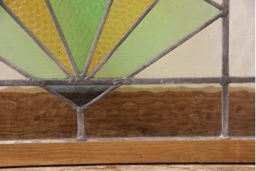 【簡易リペア限定品】イギリスアンティーク　おしゃれなステンドグラス入り!お部屋のアクセントになるフィックス窓(明り取り、明かり取り、はめ殺し窓、英国、建具)(R-048704)