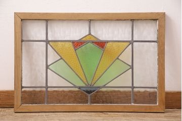 イギリスアンティーク　おしゃれなステンドグラス入り!お部屋のアクセントになるフィックス窓(明り取り、建具)(R-048704)