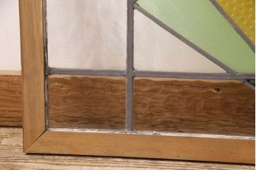 イギリスアンティーク　おしゃれなステンドグラス入り!お部屋のアクセントになるフィックス窓(明り取り、建具)(R-048704)