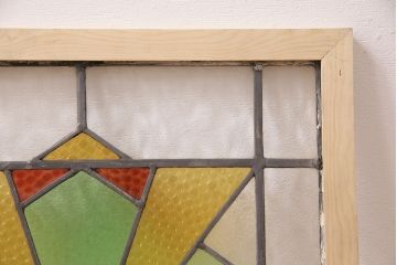 イギリスアンティーク　おしゃれなステンドグラス入り!お部屋のアクセントになるフィックス窓(明り取り、建具)(R-048705)