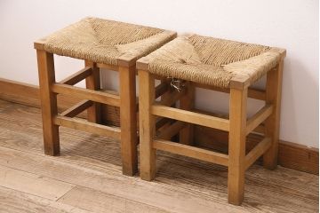 ヴィンテージ　松本民芸家具　初期モデル　ラッシ座面がおしゃれ!素朴な木肌が味わい深いスツール2脚セット(チェア、椅子、ビンテージ、バラ売り可能)(R-048716)