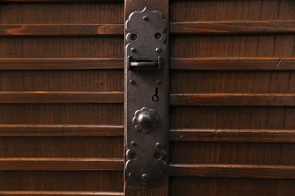 アンティーク家具　関西　前板ケヤキ材　ヒノキ材　経年の味わいを感じる重ね階段箪笥(和箪笥、時代箪笥)(R-048719)