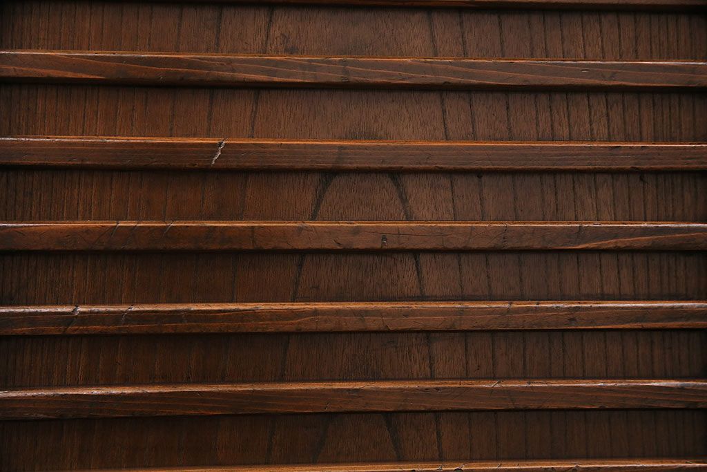 アンティーク家具　関西　前板ケヤキ材　ヒノキ材　経年の味わいを感じる重ね階段箪笥(和箪笥、時代箪笥)(R-048719)