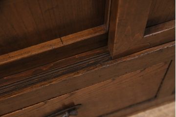 アンティーク家具　関西　前板ケヤキ材　ヒノキ材　経年の味わいを感じる重ね階段箪笥(和箪笥、時代箪笥)(R-048719)