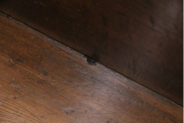 アンティーク家具　関西　前板ケヤキ材　ヒノキ材　経年の味わいを感じる重ね階段箪笥(和箪笥、時代箪笥)(R-048719)