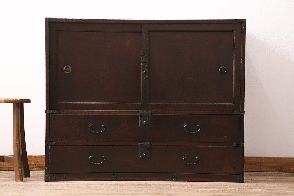 和製アンティーク 品のある佇まいが魅力的なケヤキ材製の帳場箪笥(時代箪笥、整理箪笥)(R-048722)