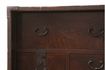 和製アンティーク 品のある佇まいが魅力的なケヤキ材製の帳場箪笥(時代箪笥、整理箪笥)(R-048722)