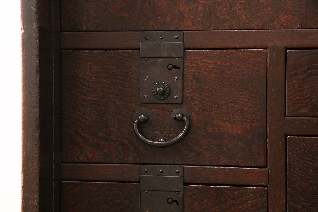 和製アンティーク 品のある佇まいが魅力的なケヤキ材製の帳場箪笥(時代箪笥、整理箪笥)(R-048722)