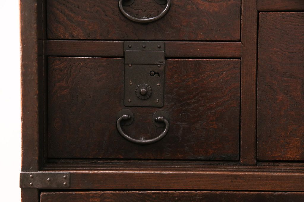 和製アンティーク 品のある佇まいが魅力的なケヤキ材製の帳場箪笥(時代箪笥、整理箪笥)(R-048722)