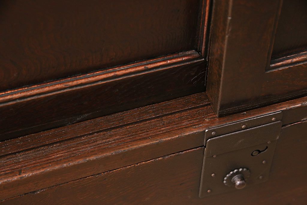 和製アンティーク 品のある佇まいが魅力的なケヤキ材製の帳場箪笥(時代箪笥、整理箪笥)(R-048722)