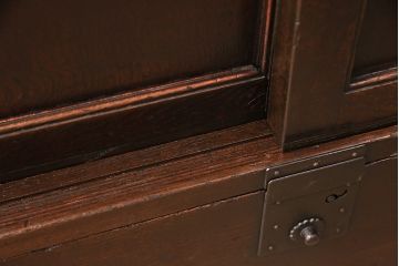 和製アンティーク 品のある佇まいが魅力的なケヤキ材製の帳場箪笥(時代箪笥、整理箪笥)(R-048722)