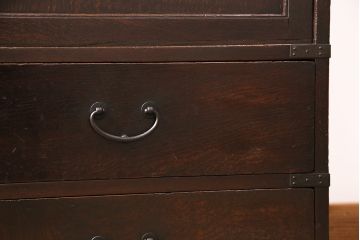 和製アンティーク 品のある佇まいが魅力的なケヤキ材製の帳場箪笥(時代箪笥、整理箪笥)(R-048722)