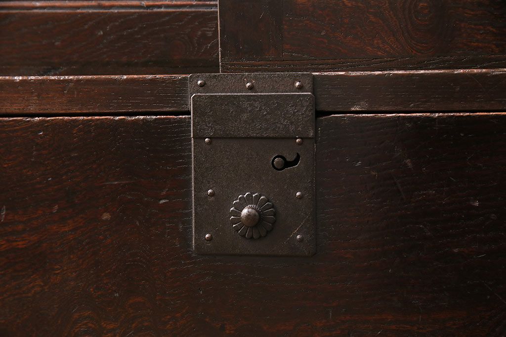 和製アンティーク 品のある佇まいが魅力的なケヤキ材製の帳場箪笥(時代箪笥、整理箪笥)(R-048722)