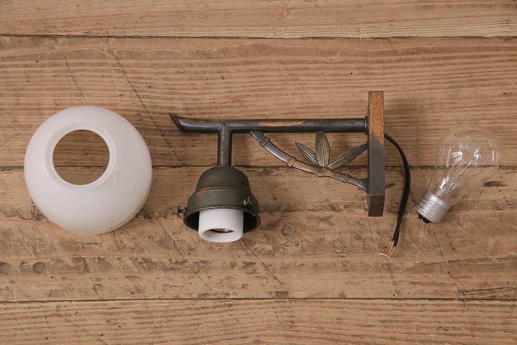 アンティーク照明　竹のデザインが和の趣を醸し出すウォールランプ(壁掛け照明、壁付け照明)(R-048725)