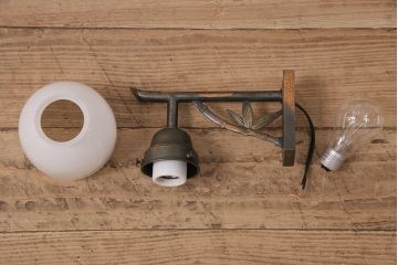 アンティーク照明　竹のデザインが和の趣を醸し出すウォールランプ(壁掛け照明、壁付け照明)(R-048725)