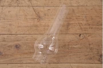 昭和レトロ　色ガラスがレトロな雰囲気を高めるビンテージオイルランプ(石油ランプ、洋燈、吊り下げランプ)(R-048727)