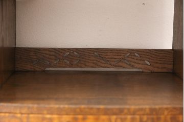 和製アンティーク　前面タモ材　玉杢が目を引く!背板の凝ったつくりが魅力の茶箪笥(茶棚、収納棚、飾り棚)(R-048728)