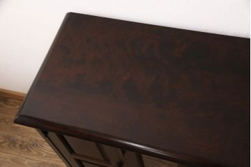 中古　北海道民芸家具　和洋どちらにも取り入れやすい、落ち着いた雰囲気が魅力のサイドボード(キャビネット、収納棚、食器棚)(R-048730)